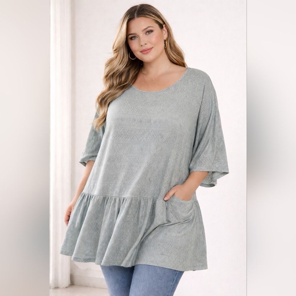 NWT BloomChic Sage Green Eyelet Tunic Top 30W | Tiered Peplum | Boho